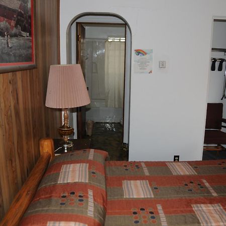Rainbow Motel Термополіс Номер фото