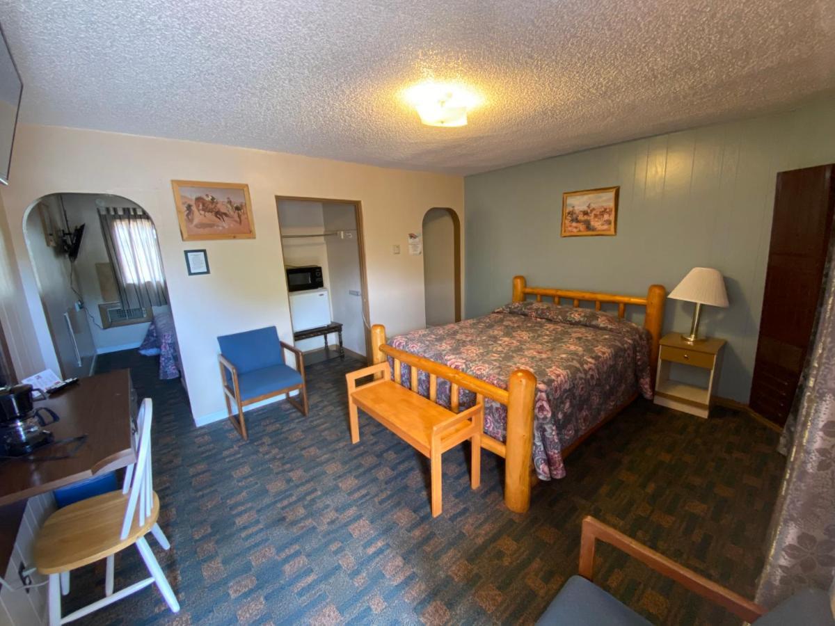 Rainbow Motel Термополіс Екстер'єр фото