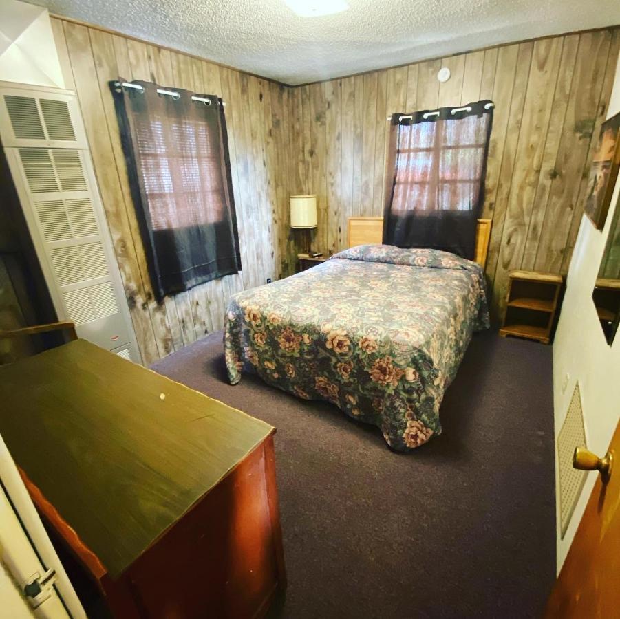 Rainbow Motel Термополіс Екстер'єр фото