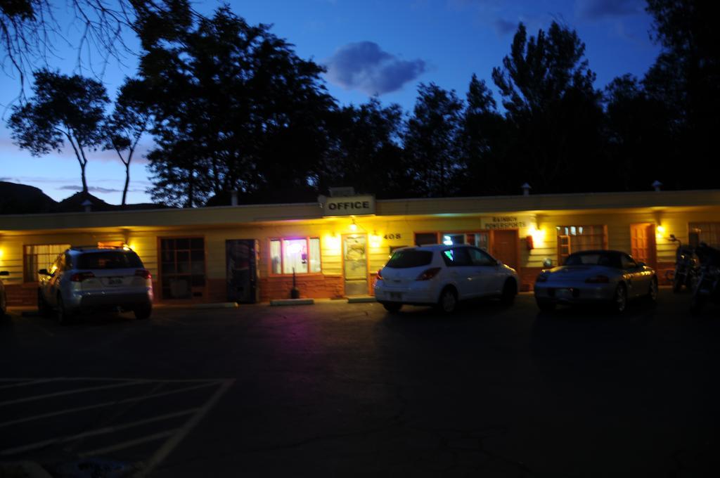 Rainbow Motel Термополіс Екстер'єр фото
